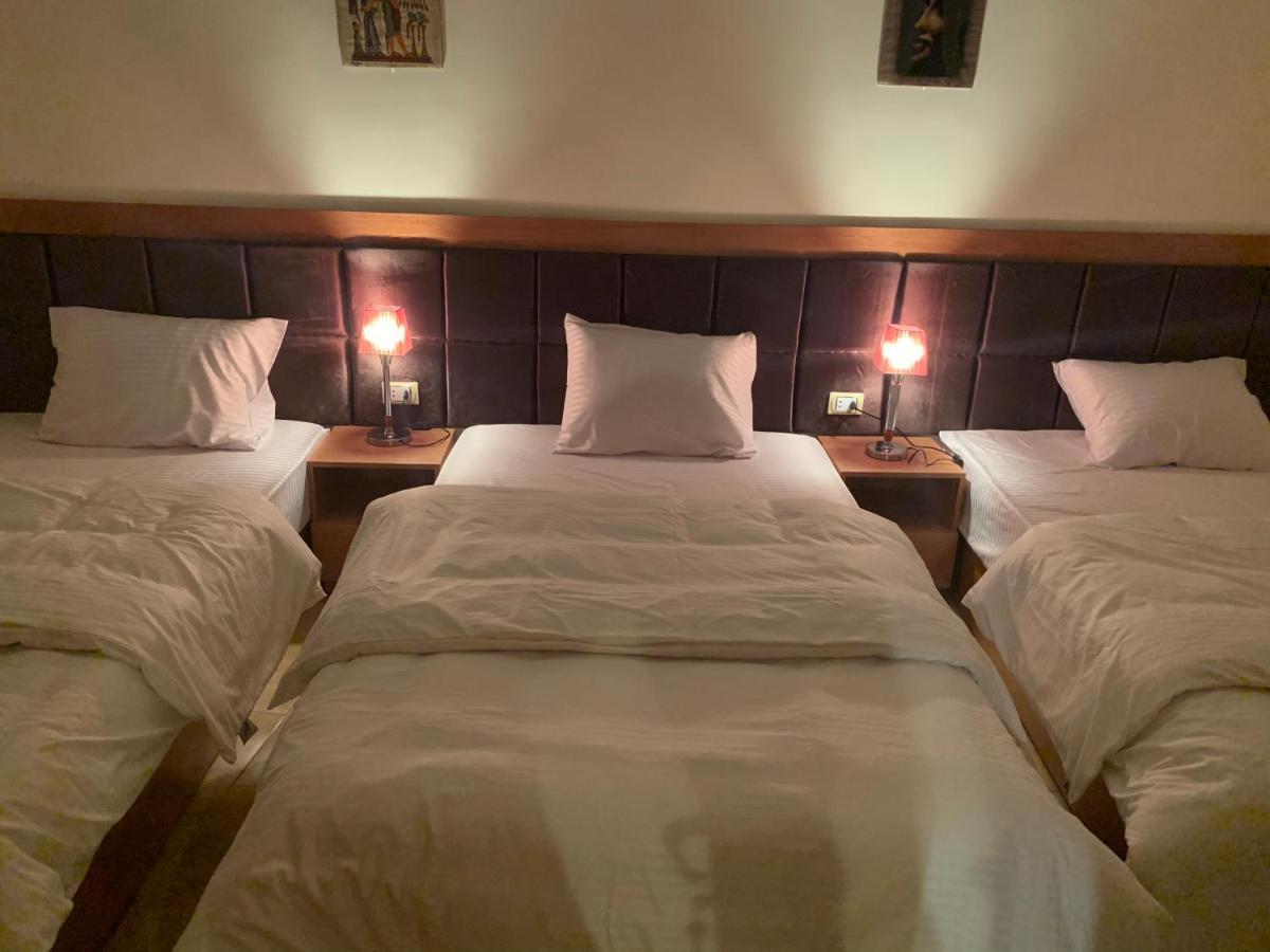 Draz Pyramids View Bed & Breakfast Kafret el-Gabal Exteriör bild