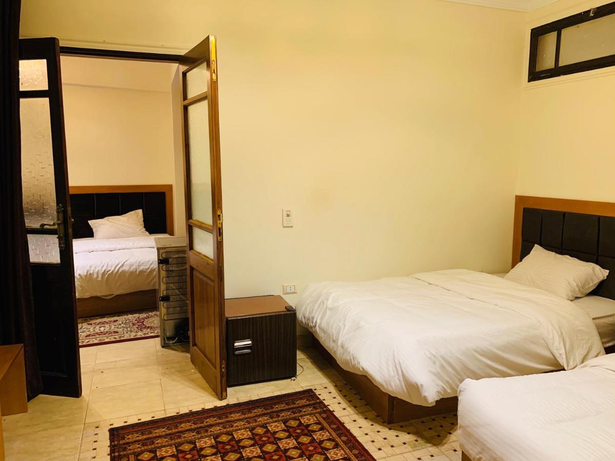 Draz Pyramids View Bed & Breakfast Kafret el-Gabal Exteriör bild