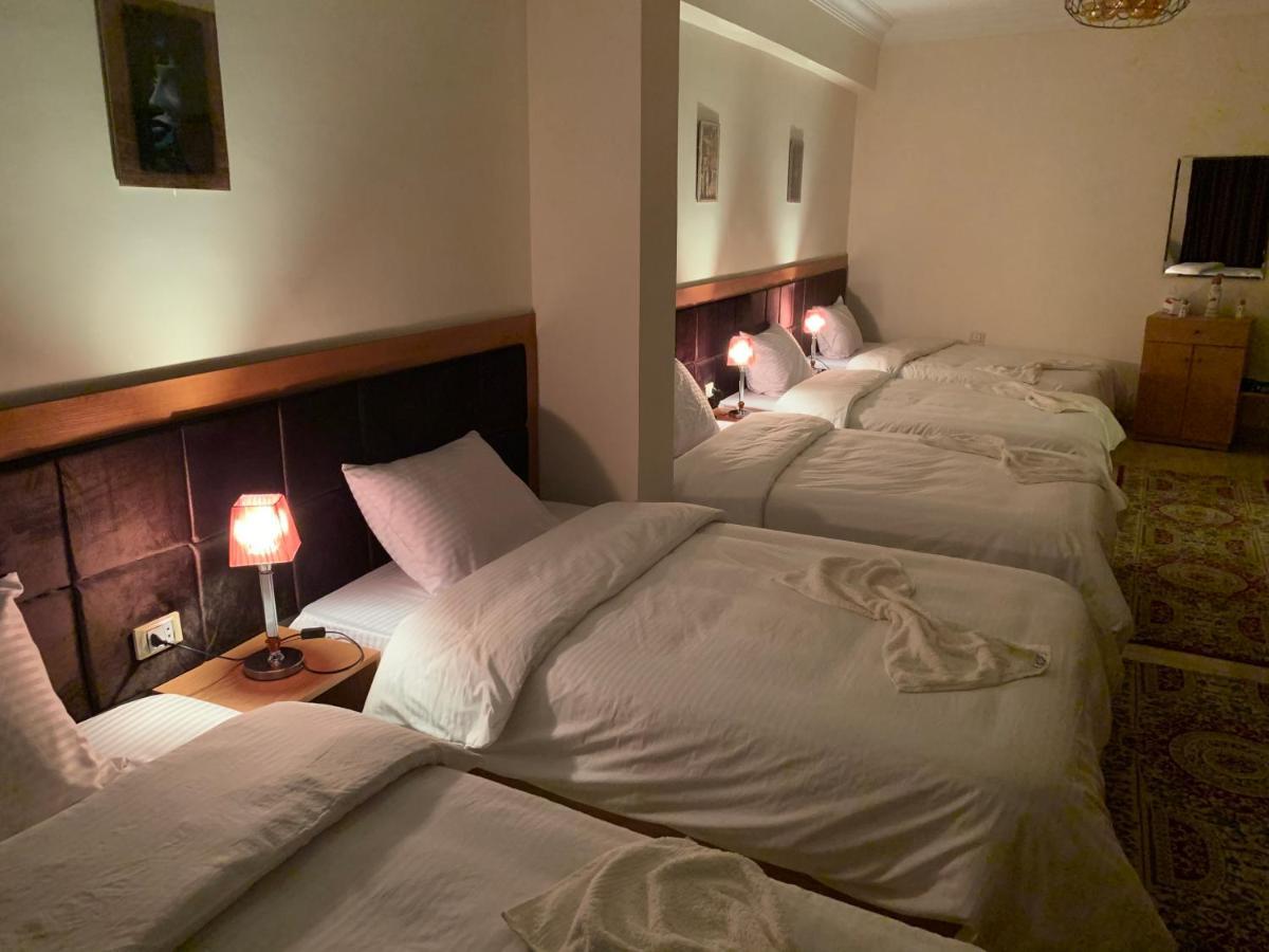 Draz Pyramids View Bed & Breakfast Kafret el-Gabal Exteriör bild