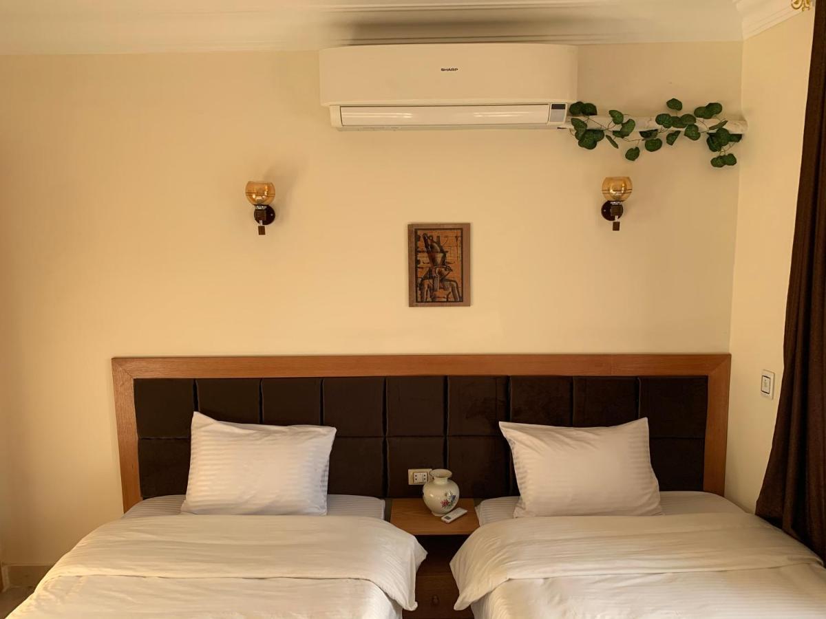 Draz Pyramids View Bed & Breakfast Kafret el-Gabal Exteriör bild