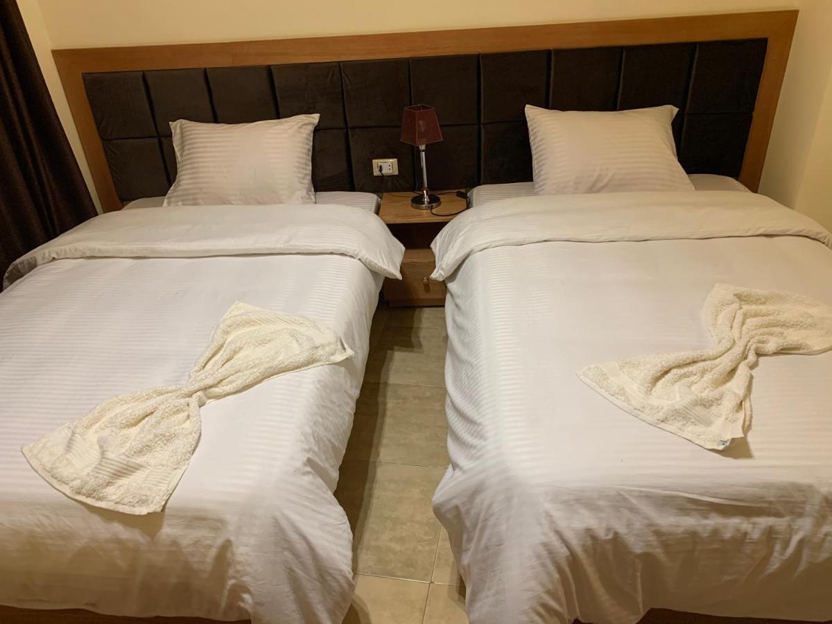 Draz Pyramids View Bed & Breakfast Kafret el-Gabal Exteriör bild