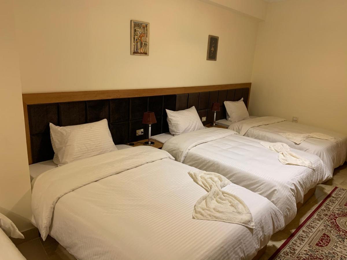 Draz Pyramids View Bed & Breakfast Kafret el-Gabal Exteriör bild
